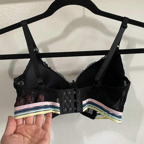 Black Lace Bra - Picture 4 of 5